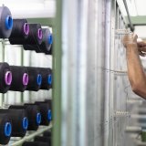 Dans l'industrie textile en Suisse, il est extrêmement difficile de recruter du personnel qualifié, a indiqué le président de Swiss Textiles Carl Illi (photo d'illustration).